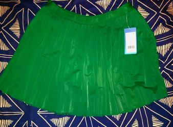 Womens Pickleball skirt size X-Small W/built in shorts Brand New