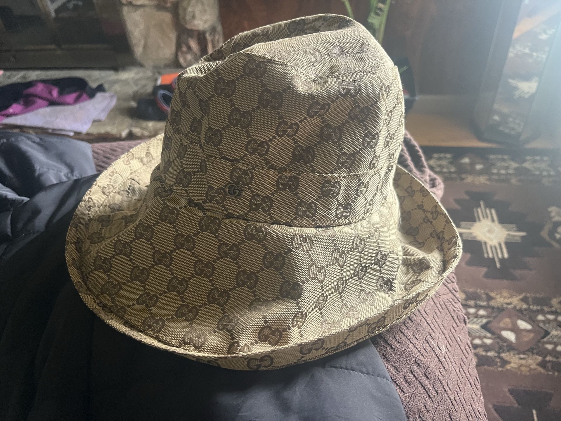 Gucci bucket hat