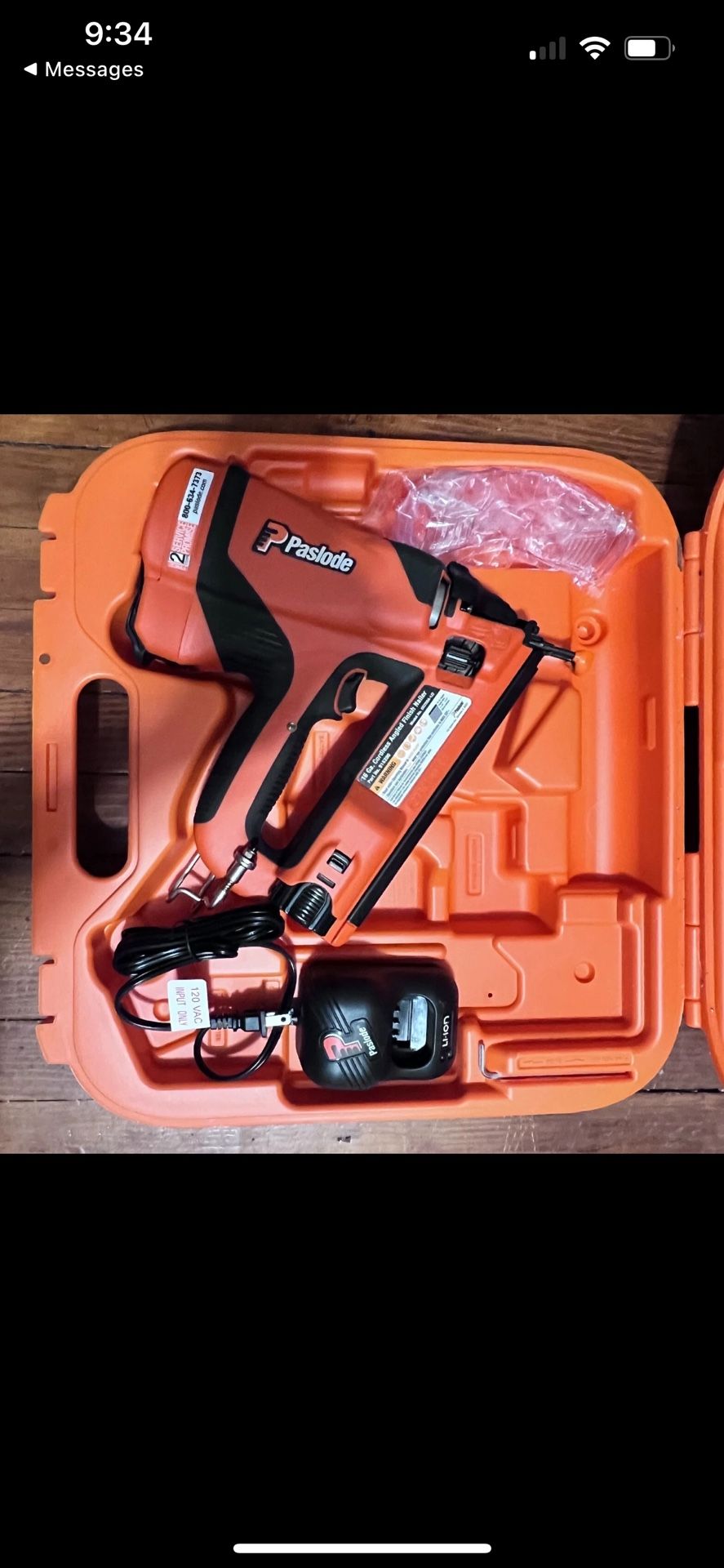 Paslode 916200 Lithium-Ion Battery 16-Gauge Angled Cordless Finished Nailer