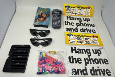 Vintage & Miscellaneous Collectibles Lot – Wizard of Oz, Sunglasses, Signs & More