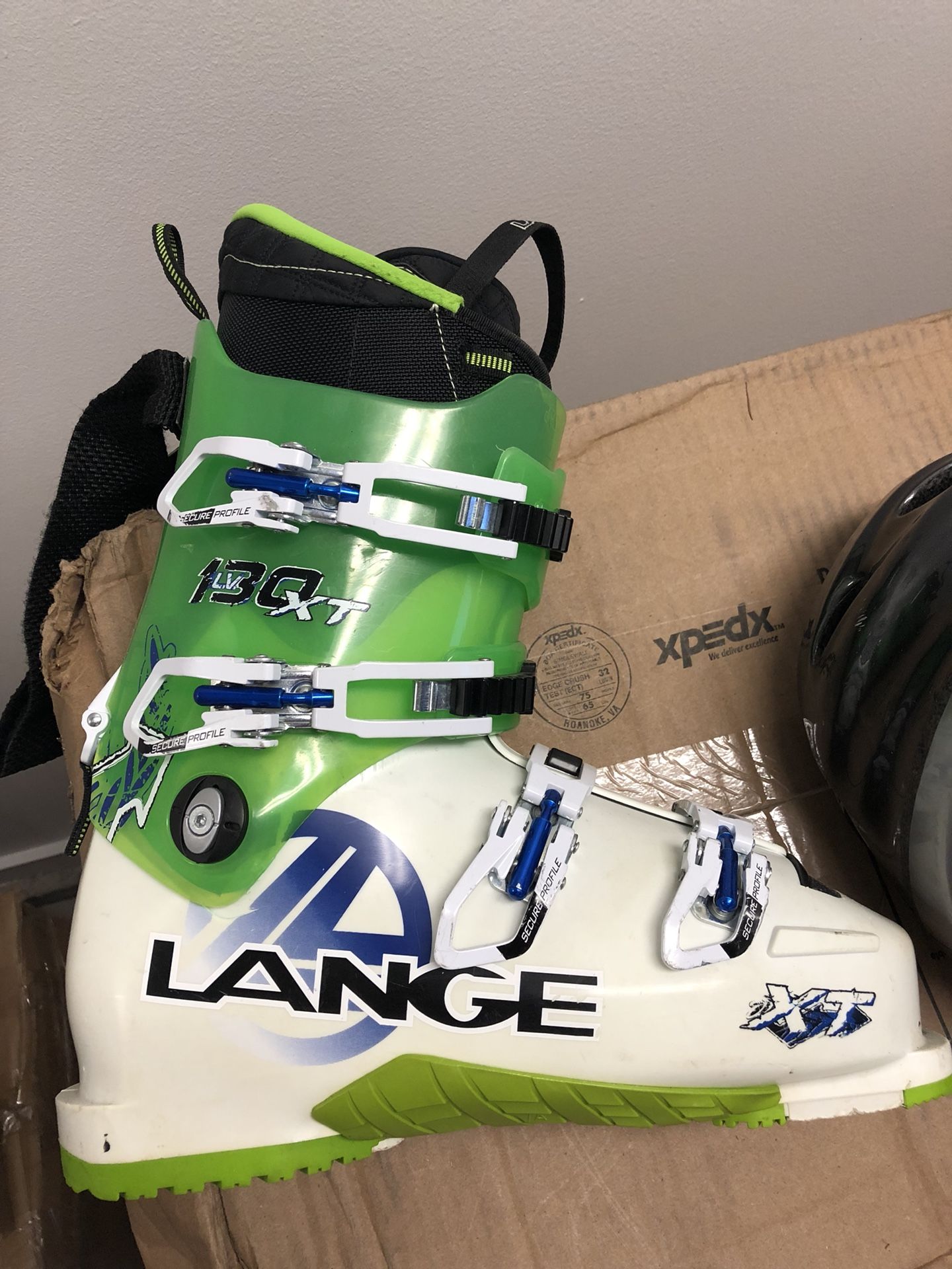 Lange XR 130 size 28.5 326 mm USED ski boots for Sale in Seattle, WA ...