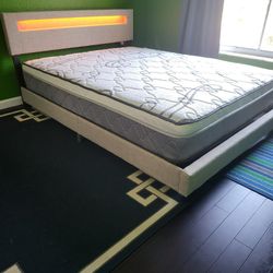 NEW QUEEN-SIZE PILLOW TOP MATTRESS AND BOX SPRING 🆕️