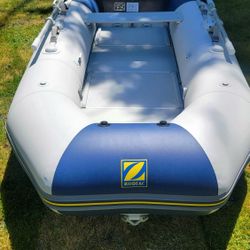 10' Zodiac Boat With Carrying Case 