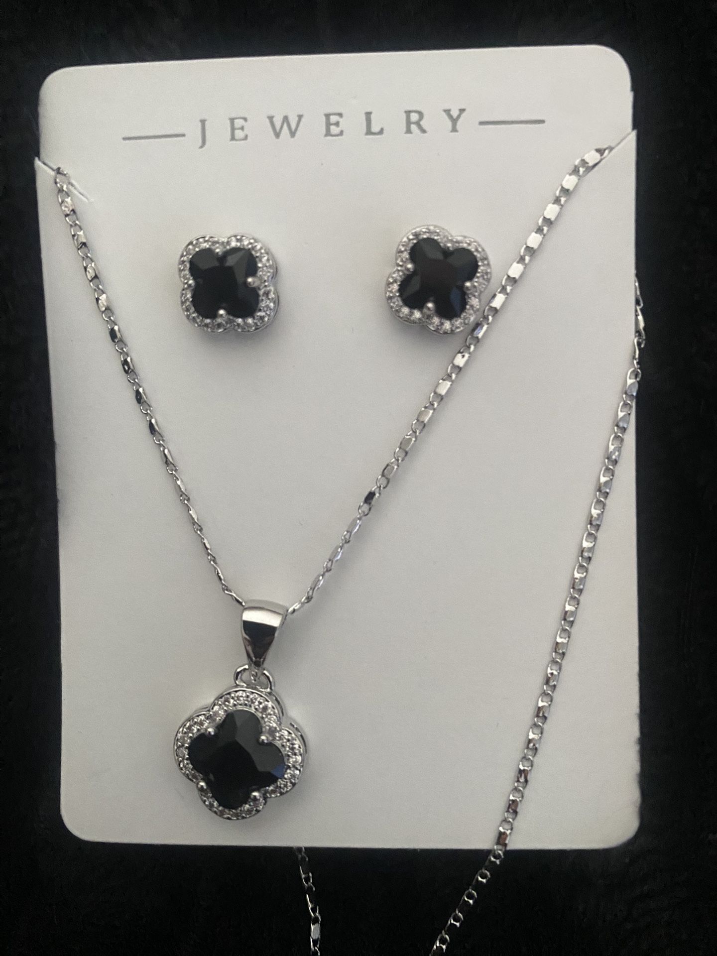 Clover Necklace Earrings Set