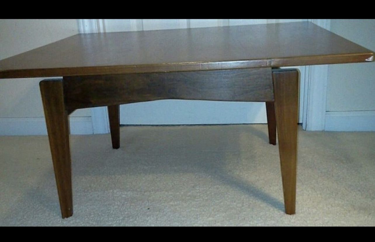 Pair Of Antique Jens Risom Tables Attention Antique Dealers & Buyers