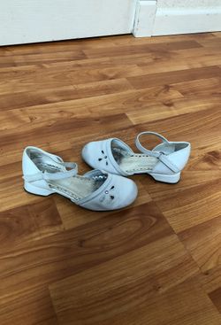 Girls shoes size 9 1/2