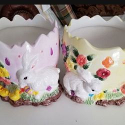 Beautiful Ceramic planter Easter colors yellow and levander like to sell it as a set