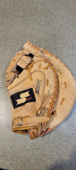 33" Softball Catchers Mitt Broken In 