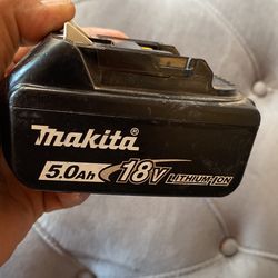 Pila Makita 5 Ah $45