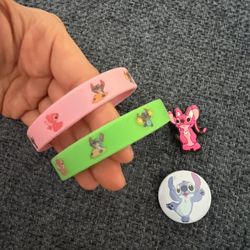 Stitch Rubber Bracelets And Pin Set