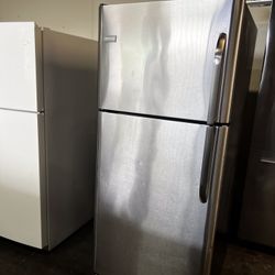 Frigidaire 18Cu Ft Top Freezer Refrigerator Apartent Size Stainless Steel