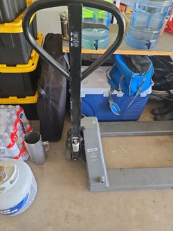 Pallet jack