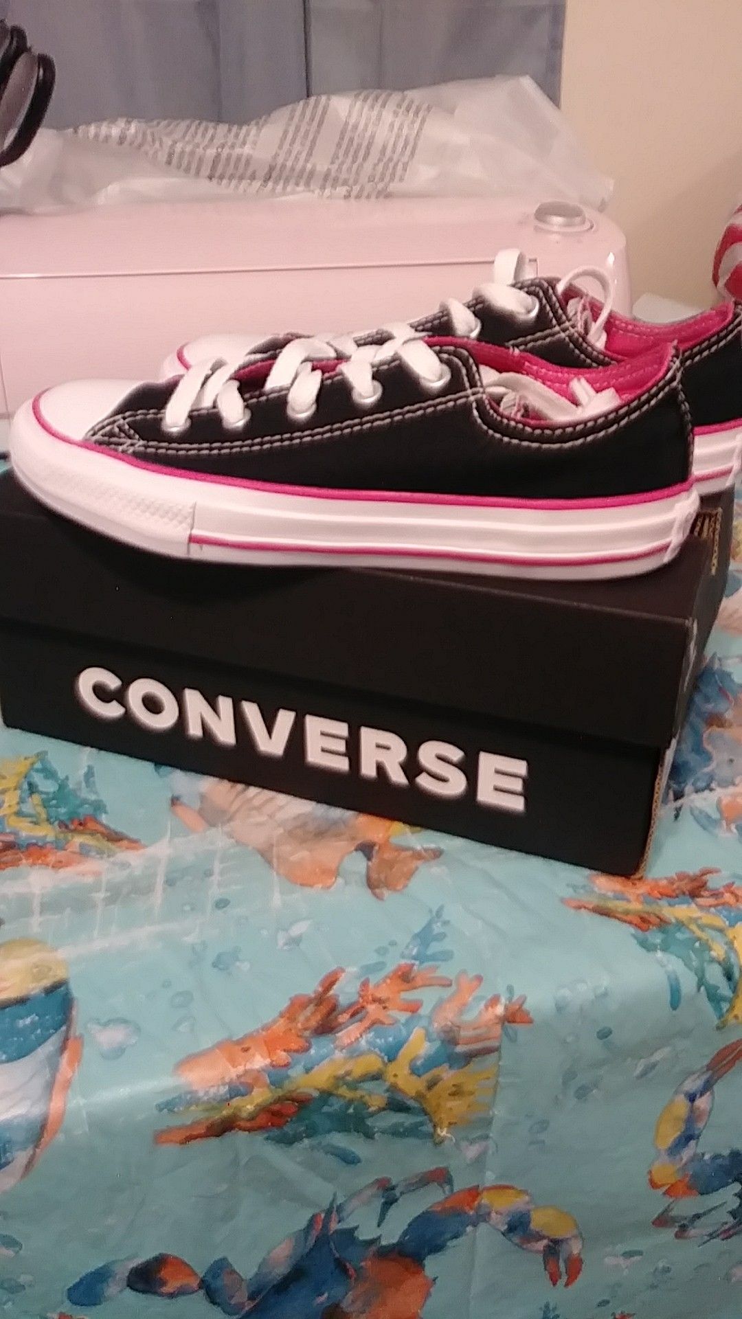 Converse size2 girls new