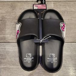 Hello Kitty Sandals (4/5)