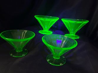 4pc Glowing Uranium Glass Dessert Sherbet Cups