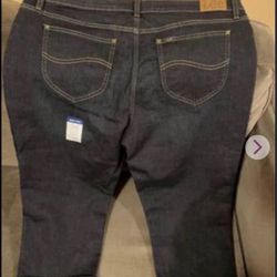 NEW W/O TAGS LEE REGULAR FIT CAPRI MID RISE SZ 20