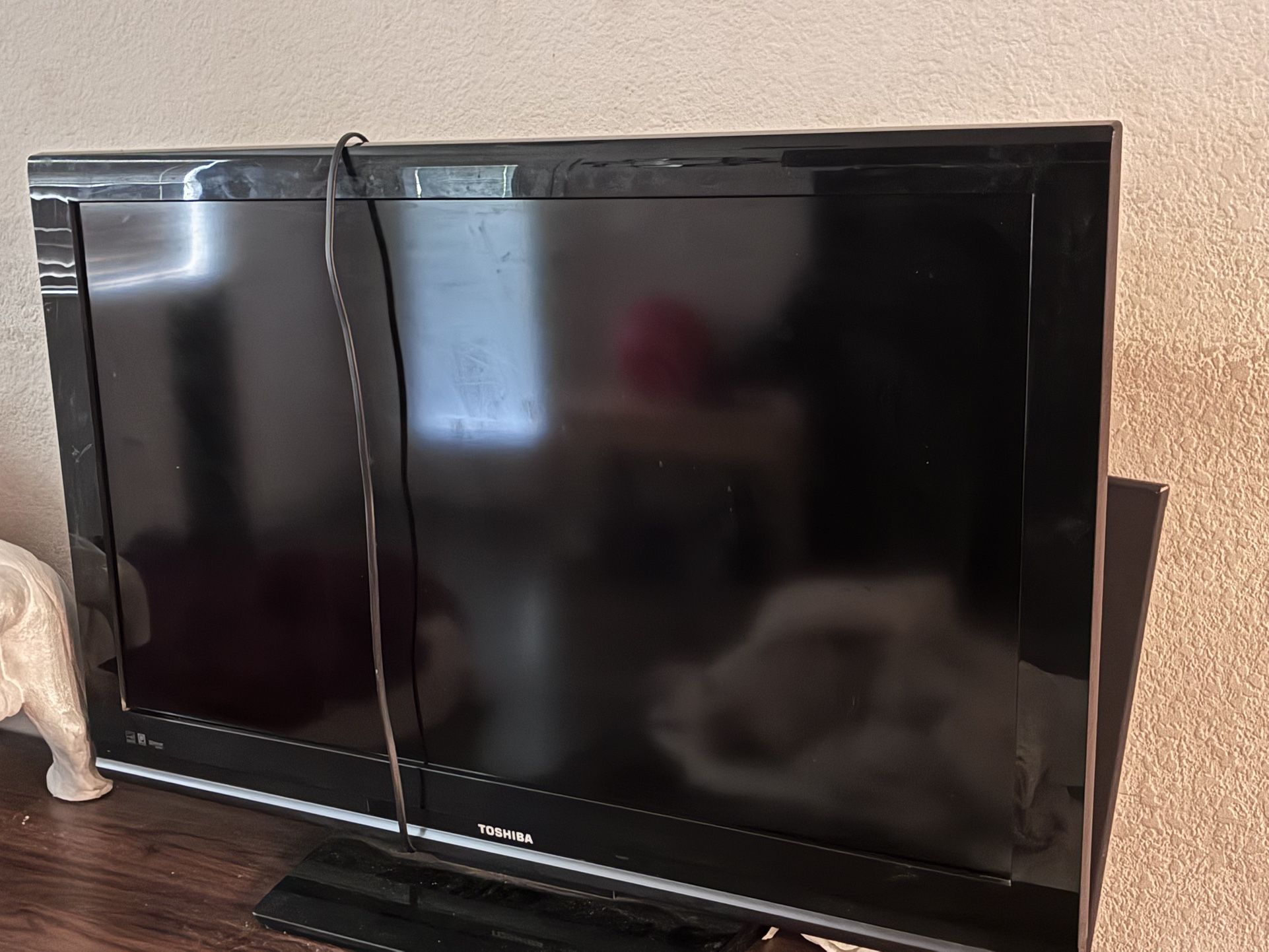 40” toshiba flat screen (not smart)
