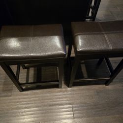 4 COUNTER STOOLS