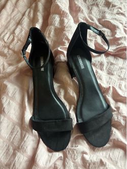 Women’s black heels