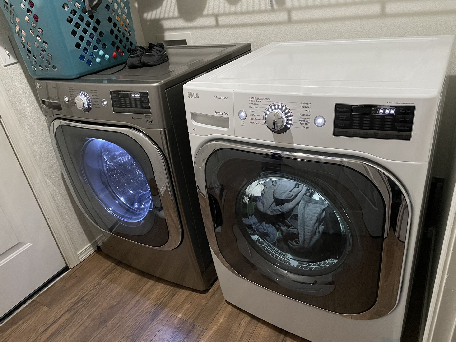 Lg Washer/Dryer 