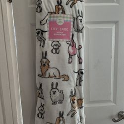 Nwt Oversized Doggy Throw