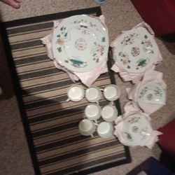 40 Pieces Of Ceraleun Raynaud China No Chips Or Cracks 500 Dollars