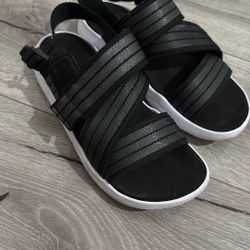 Adidas Women Size 7 Sandal 