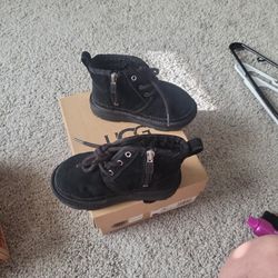 Ugg Kids Boots Size 9