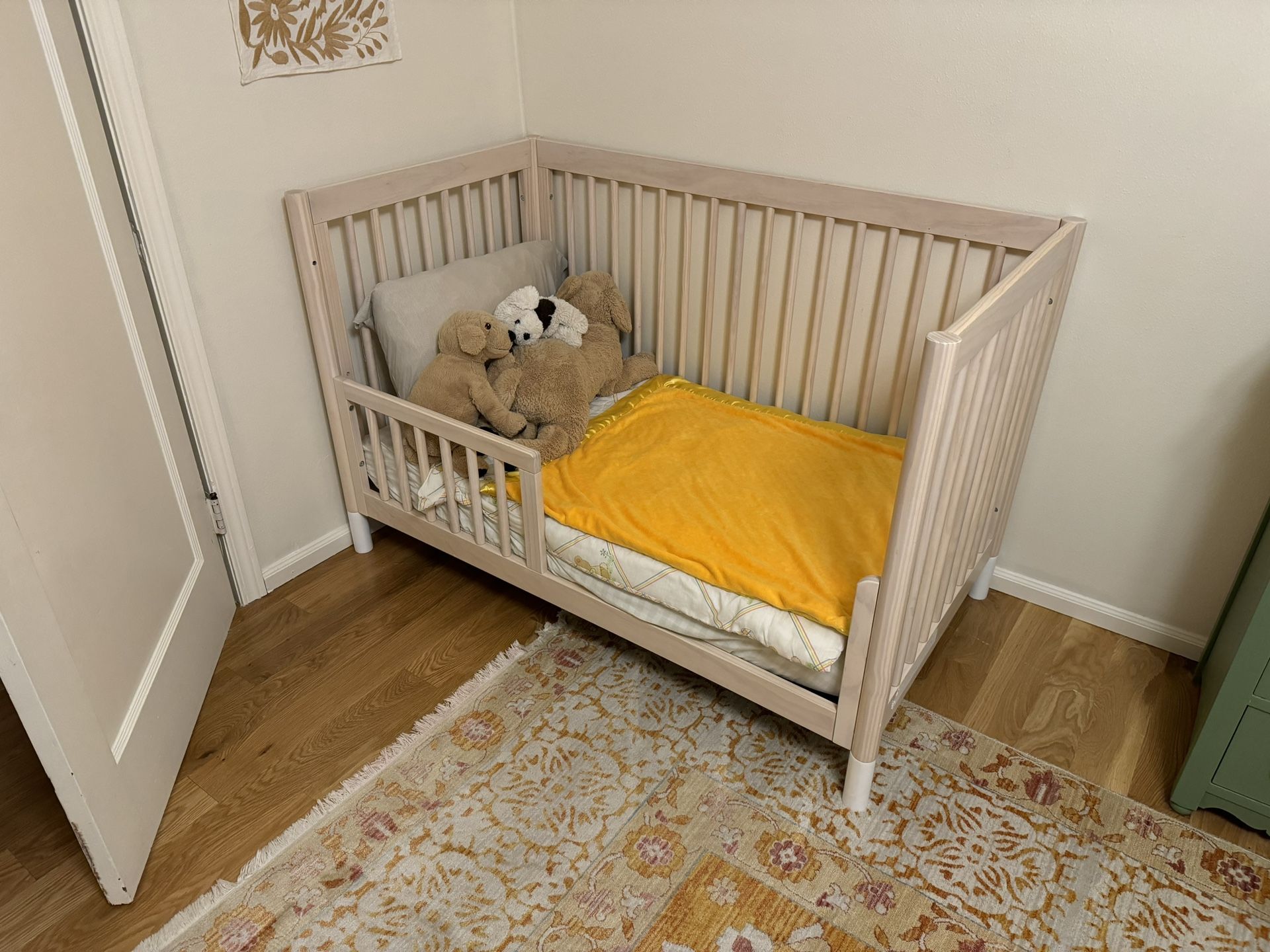 Convertible Baby Crib And Toddler Bed In One With Mattress And Sheets