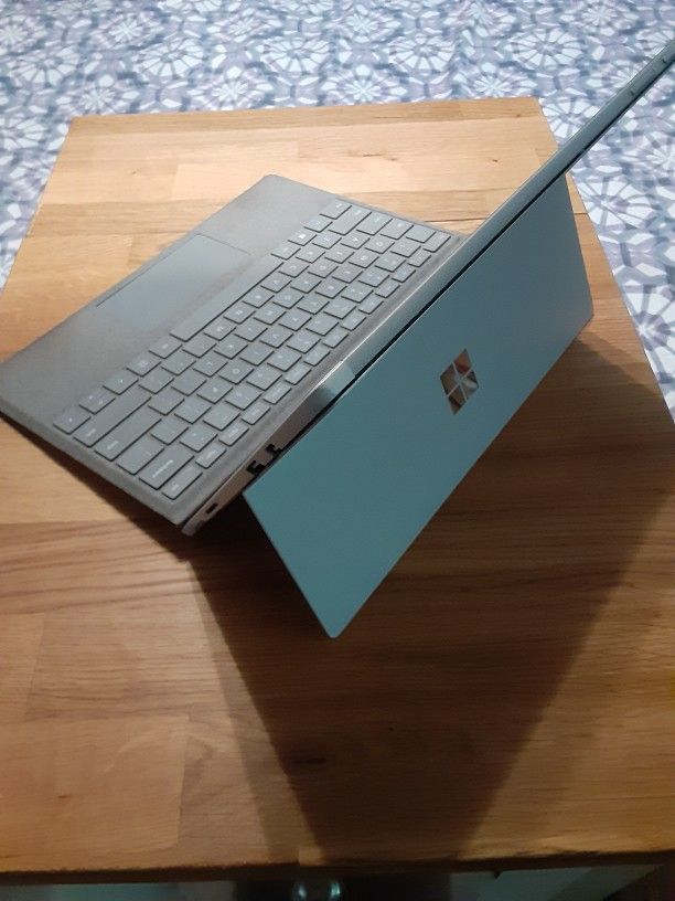 Microsoft Surface Pro 5