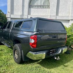 Camper shell for Tundra 2009