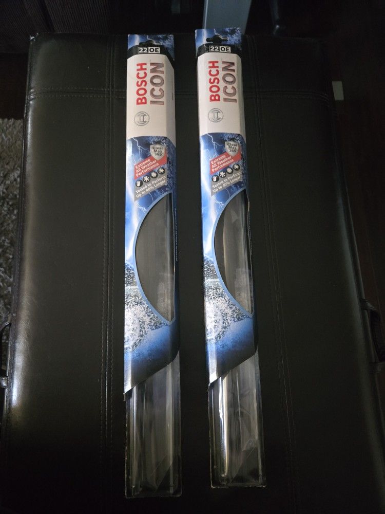 2 Brand New Bosch Icon 22OE Windshield Wipers