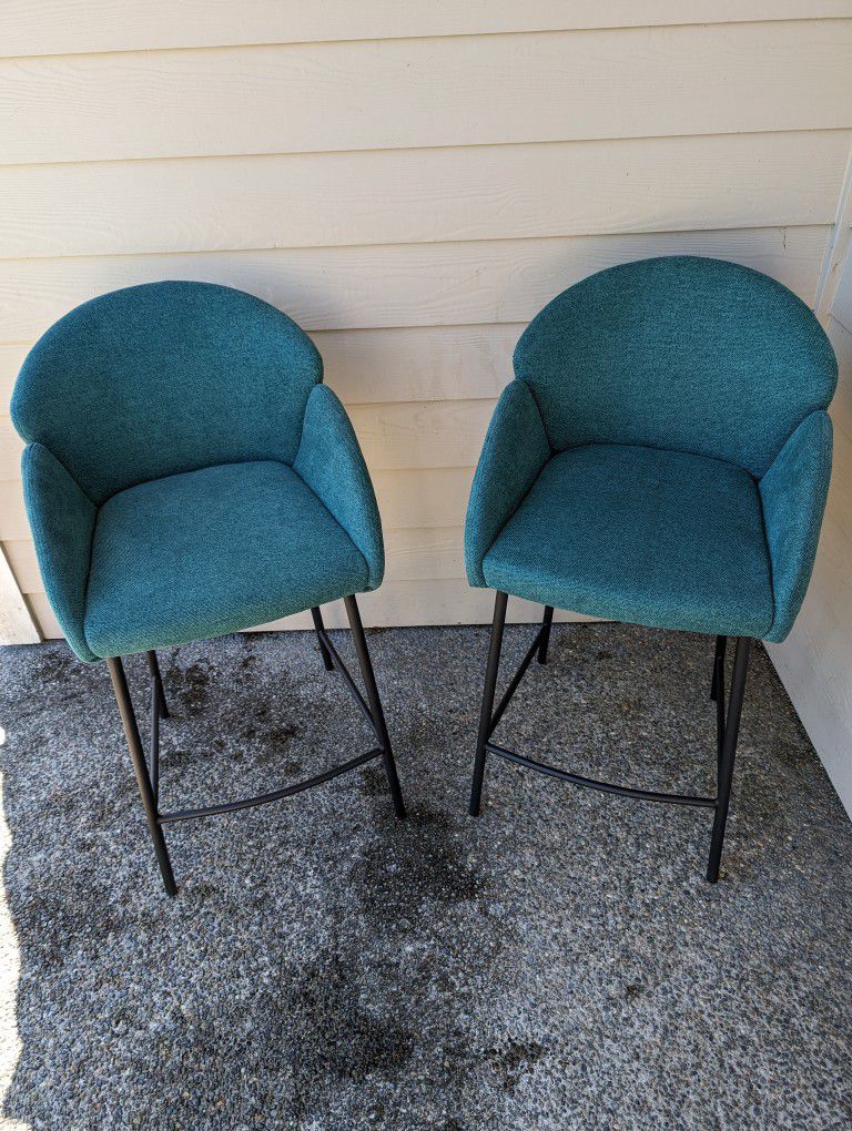 Two Pack Counter Height Bar Stools