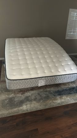 Sealy Queen Mattress 
