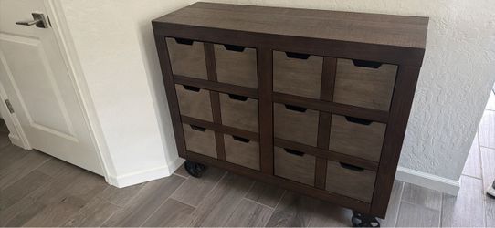 42” accent rolling table