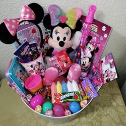 MINNIE MOUSE EASTER BASKET. ( PICK UP IN MODESTO.)
