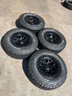 VENDO SET DE 4 RRINES NUEVAS DE 6 BIRLOS CON LLANTAS LT265/70R17 BFGOODRICH