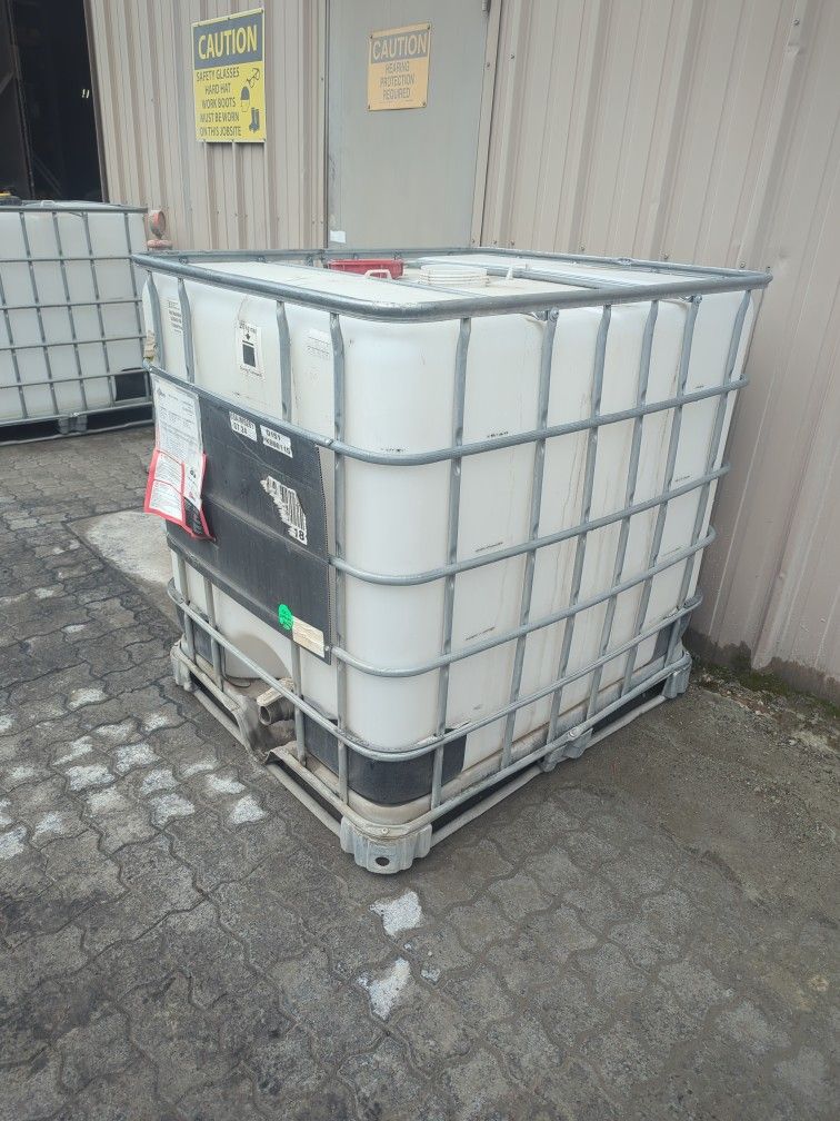 250 Gallon Tanks With Valve