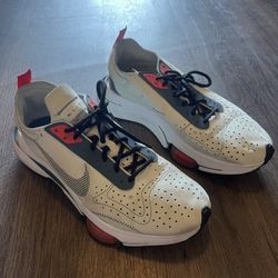 Nike men’s athletic shoes size 9.5 like new