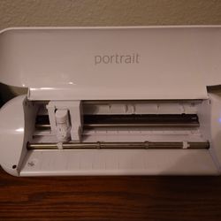 Silhouette Portrait 3 Cutting Machine for Sale in Houston, TX - OfferUp