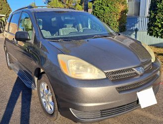 2004 Toyota Sienna
