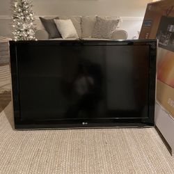 47 Inch LG TV