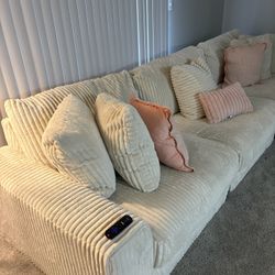Lindyn 3 Piece Sectional