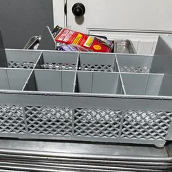 Cambro 8FBNH434151 Soft Gray 8 Compartment Half Size Camrack Flatware Basket