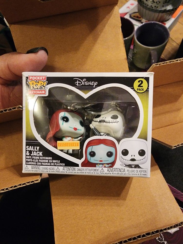 Disney Nightmare Before Christmas Jack And Sally Keychain