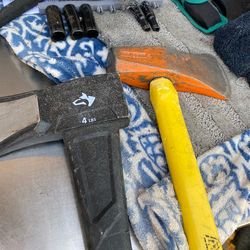 Axes Husky 4 pd 8 pd 6 pound yellow one