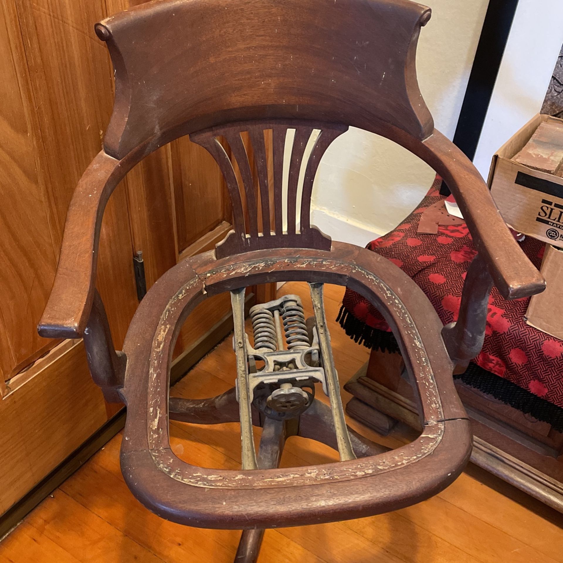 Beautiful Mahogany Swivel Chair