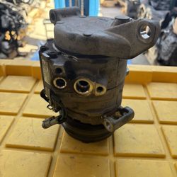2011 Chevy Avalanche 5.3 A/C Compressor 