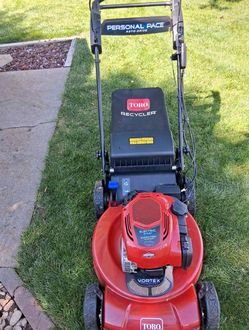 Toro Recycler Personal Pace Self-Propelled Lawn Mower