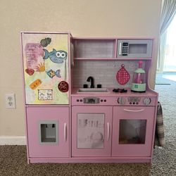 Children’s Pink Play Kitchen 